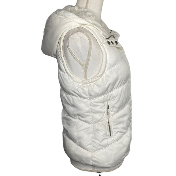 American Eagle Puffer Hooded Lined Vest - Picture 6 of 13